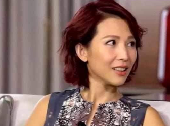 蔡少芬年轻时也是香港女神，秒杀现在圈中很多