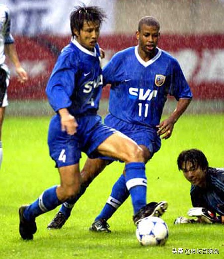 他号称中国卡洛斯，18年前转会费达1300万，31岁匆