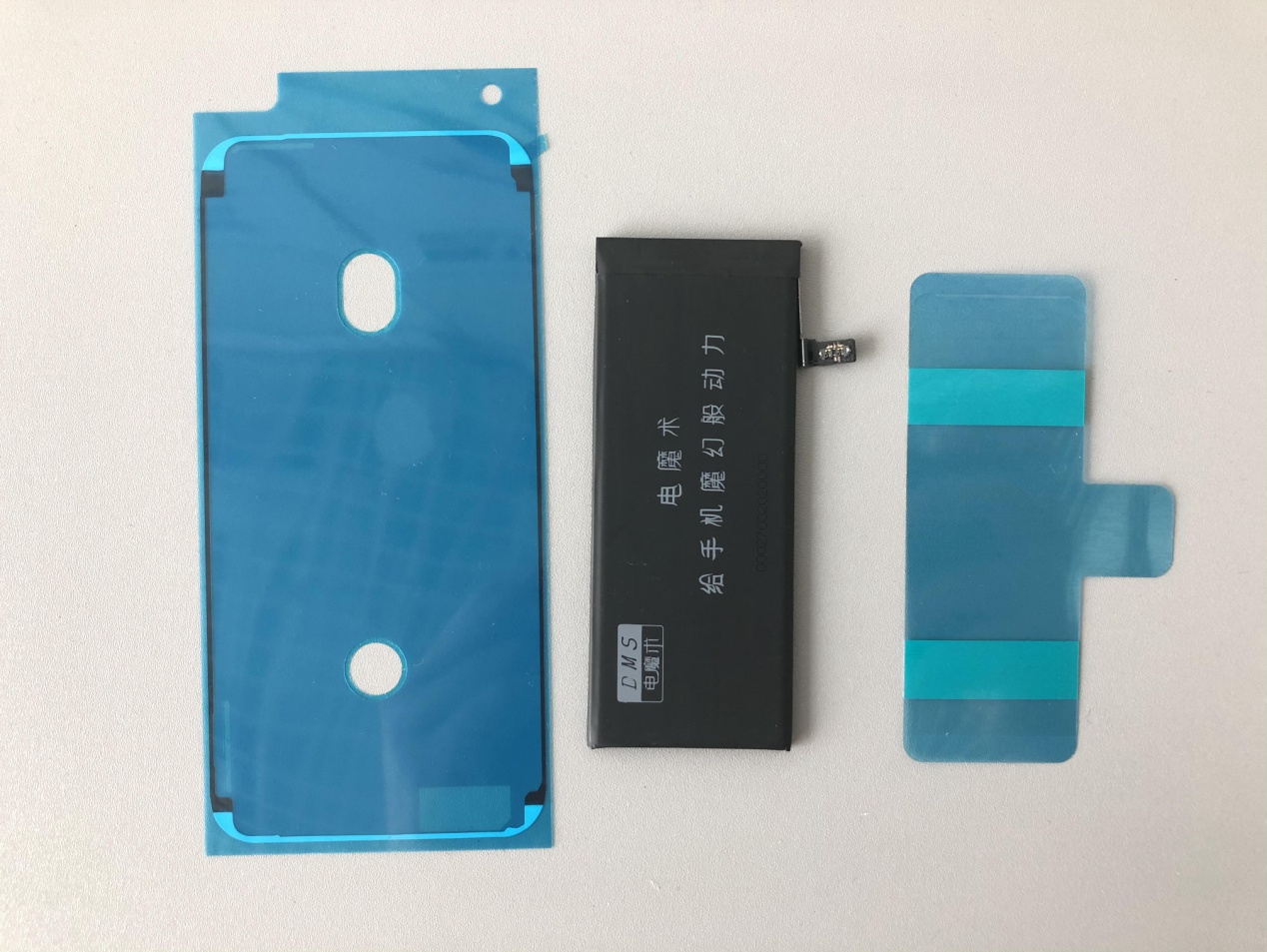 看到苹果新机se配置与8神相似，默默换了6s电池，还能再战三年！