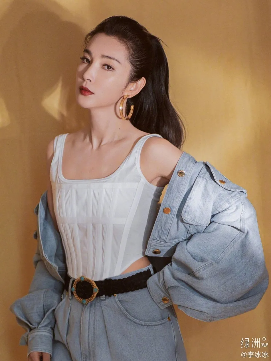 适合春天的复古穿搭,原来李焕英也是复古时髦精
