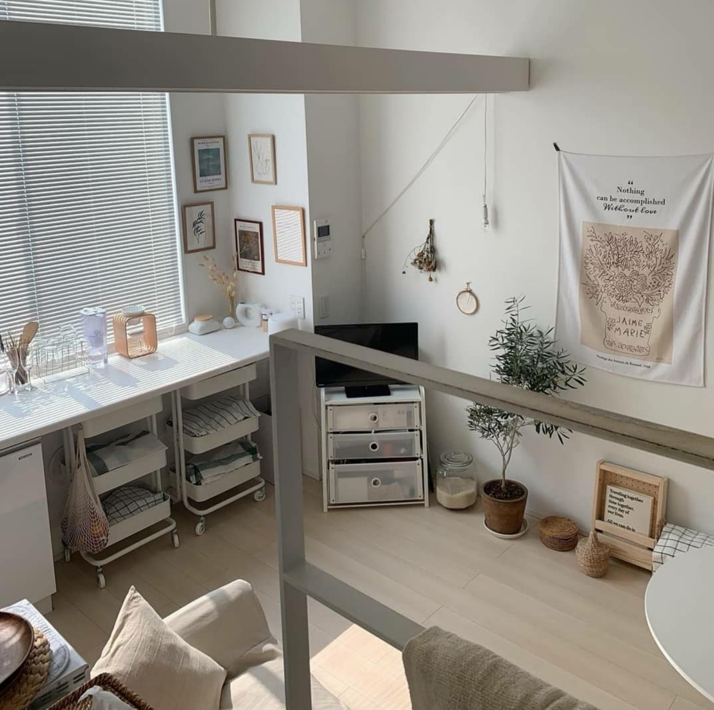 独居女生的双层loft，看完只剩羡慕