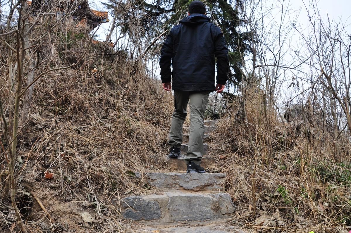 有效应对户外多种天气，SENSELEAD三合一冲锋衣