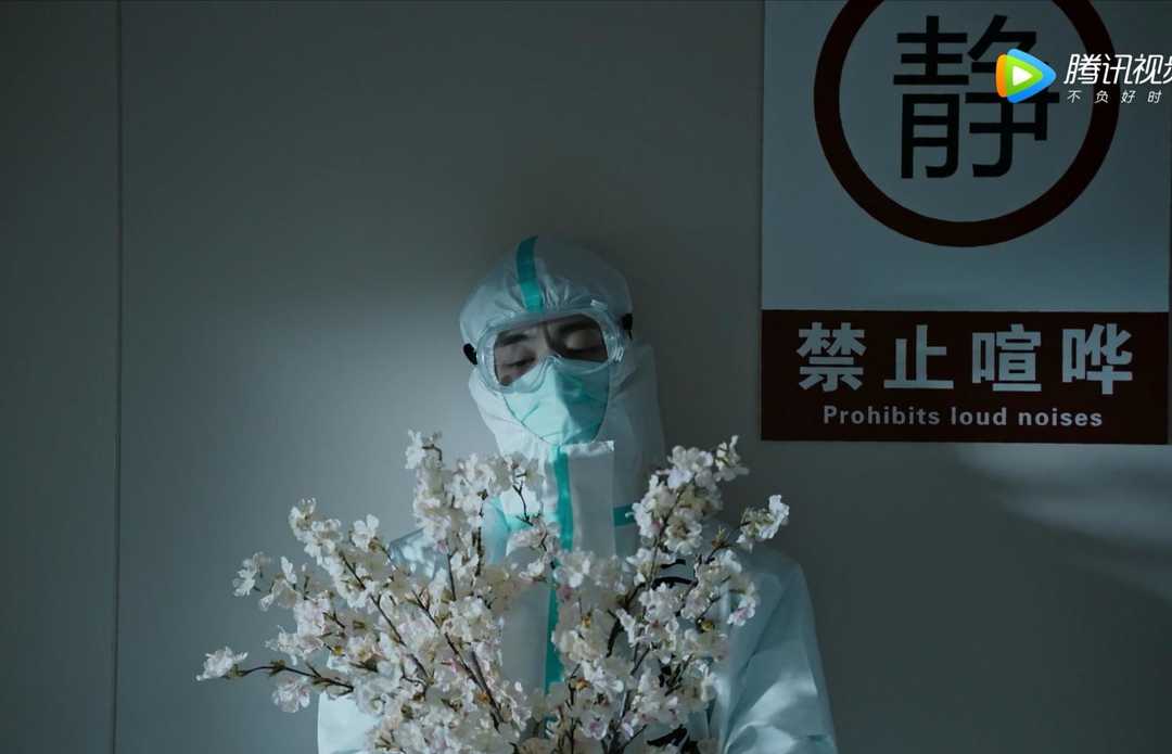 《在一起》邓伦：宋小强重返重症区，恐惧是本能，勇敢是选择！