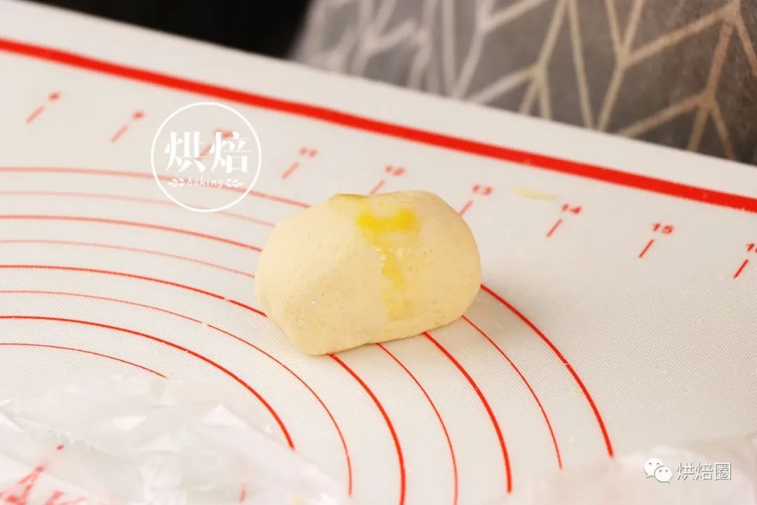 我用糯米粉可以做壽司包上肉鬆蛋黃餡比青團好吃