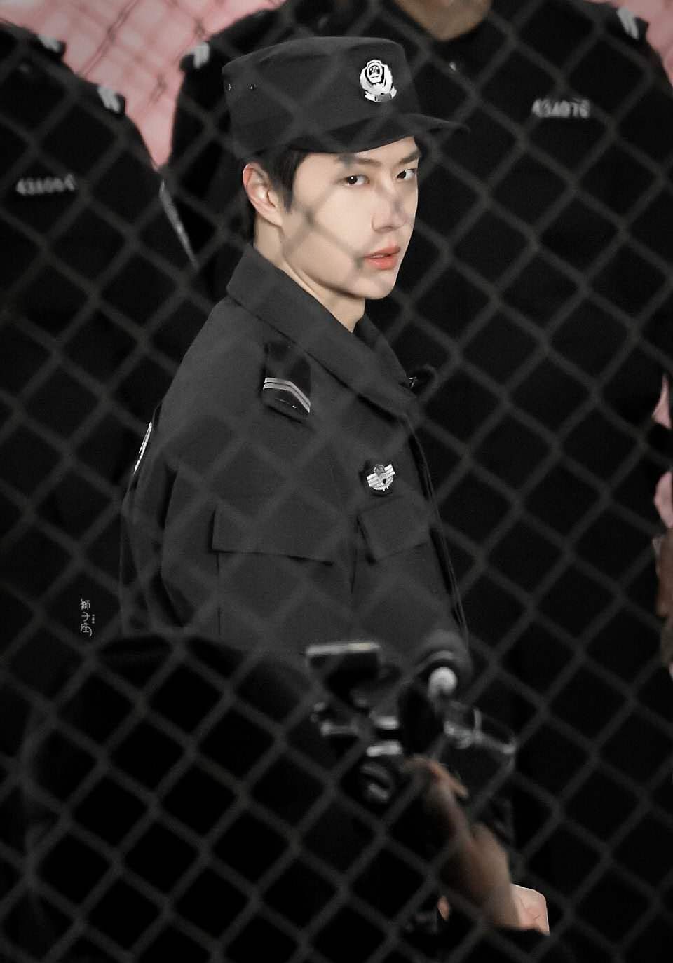 天天向上|新一期《天天向上》王一博法警训练太飒了 又圈一波粉