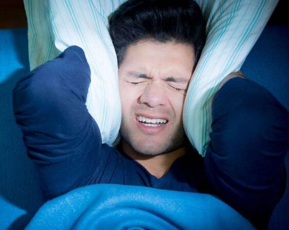 睡觉老做“噩梦”需留意，小心身体可能有这5种疾病，别轻视