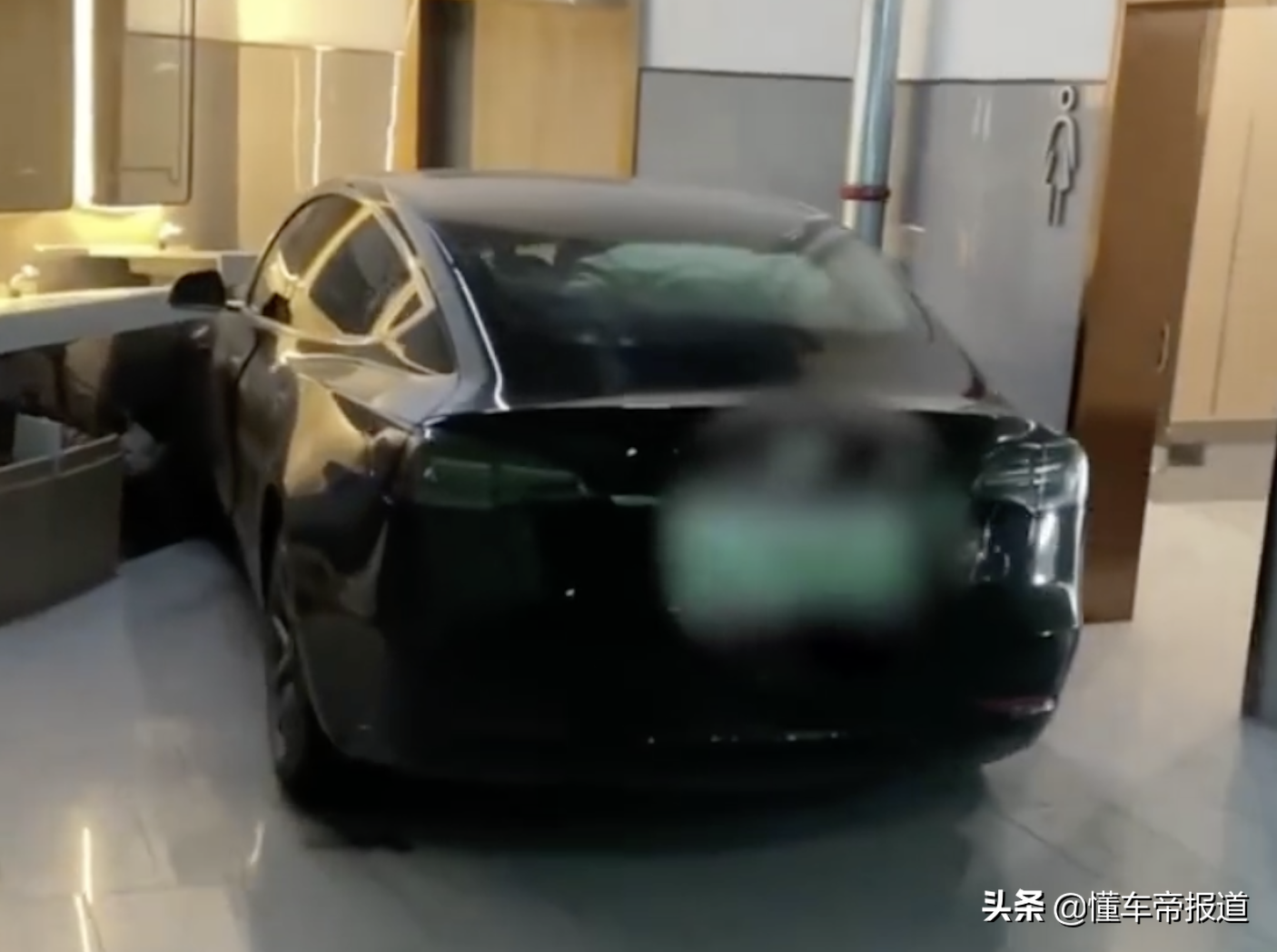 后续 | 山东一辆Model 3撞进厕所，官方调查结果来了
