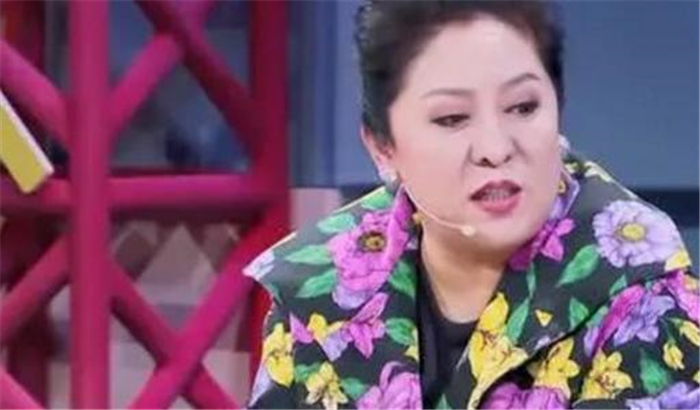 因为生完孩子第二天就工作，留下了后遗症，向太真是个伟大的母亲