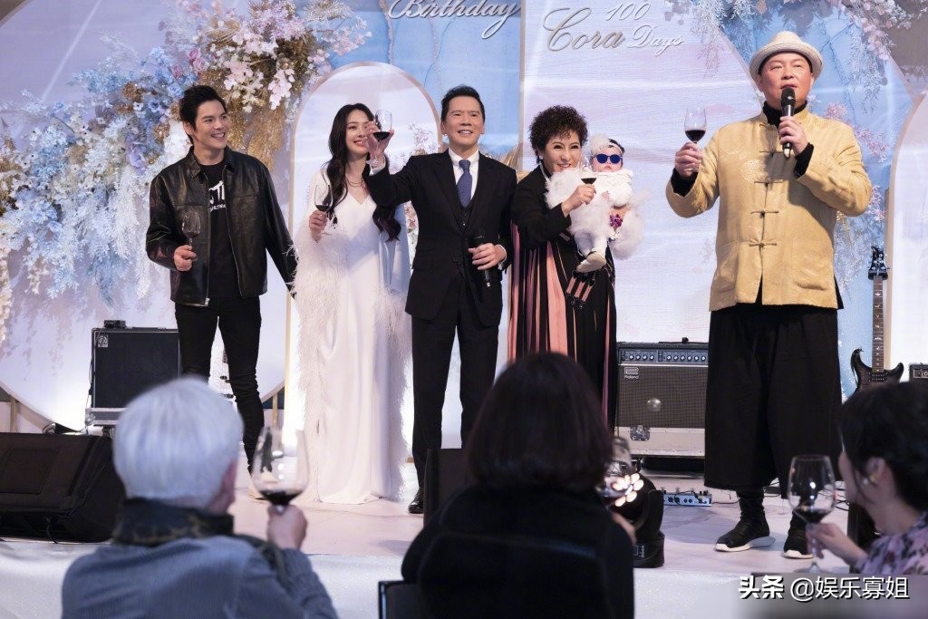 向佐郭碧婷女儿百日宴好豪华，曝光了姓名和正