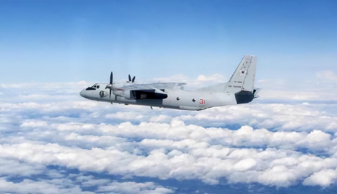 俄機闖入日本領空，解放軍艦機現身日本近海，岸田文雄被選民拋棄