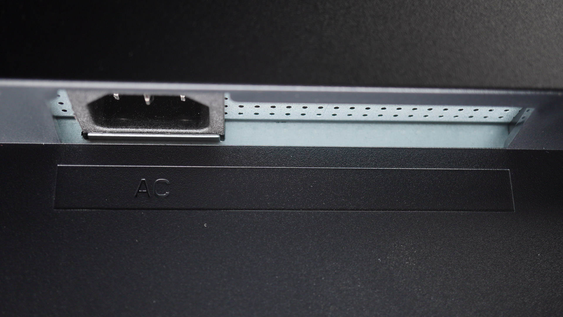 次世代4K中枢 - 优派VX3276-4k-MHD显示器