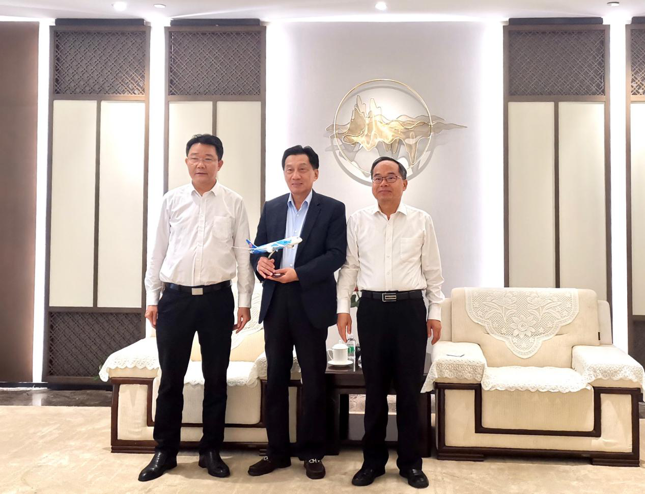 广州市花都区、广州空港委与中国电子商会举行战略合作协议签约
