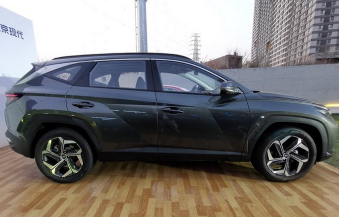 第五代途胜L即将上市、对比本田CR-V，你更喜欢哪款车