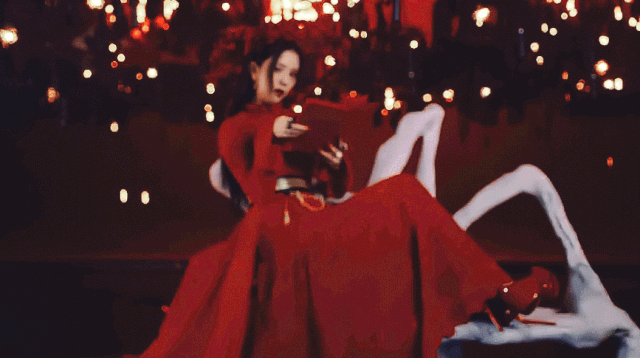 换上几十万的奢侈品，火遍全世界的女团还被嘲