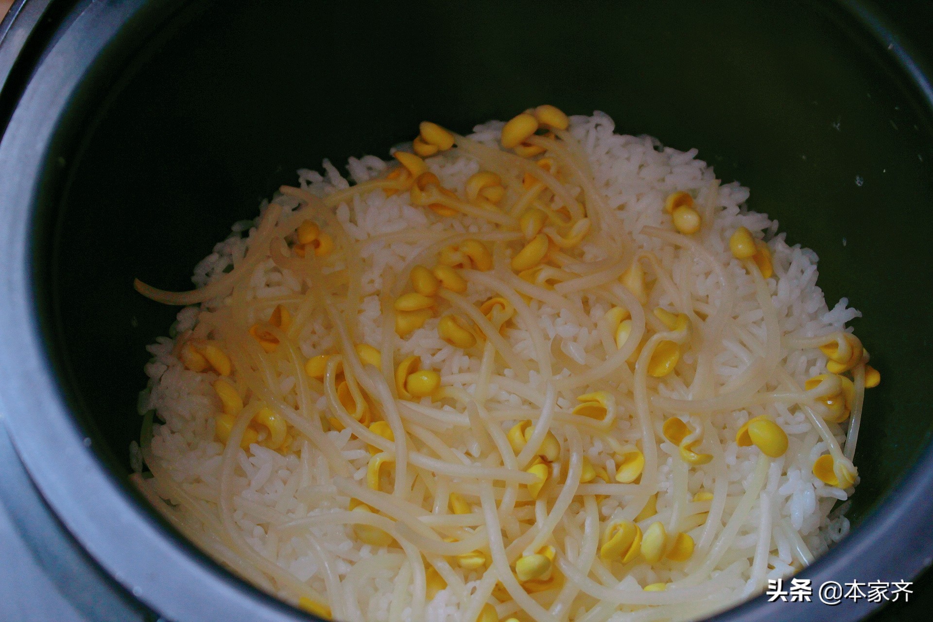 天熱不想炒菜，試試這道菜，比燜飯簡單又好吃，營養豐富，吃得香