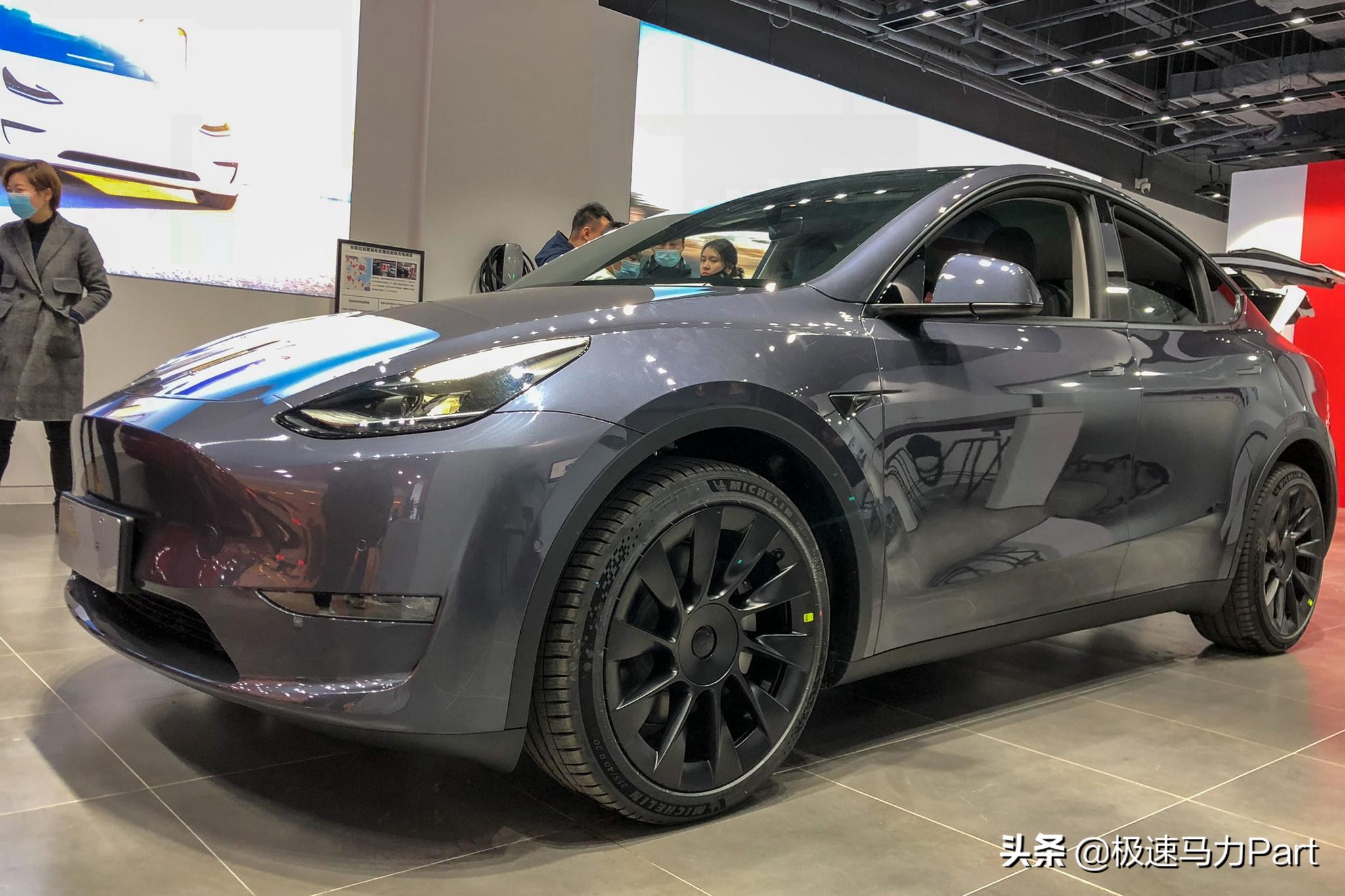 特斯拉Model Y，你们会选择蔚来还是Model Y？