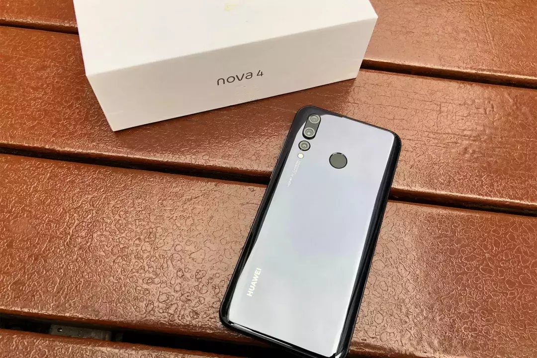 华为公司nova4先发拆箱：不止是颜值爆表，顶点全面屏手机也很有趣！