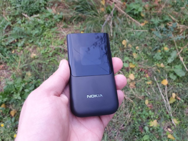 翻盖经典的回归：Nokia 2720 Flip 评测