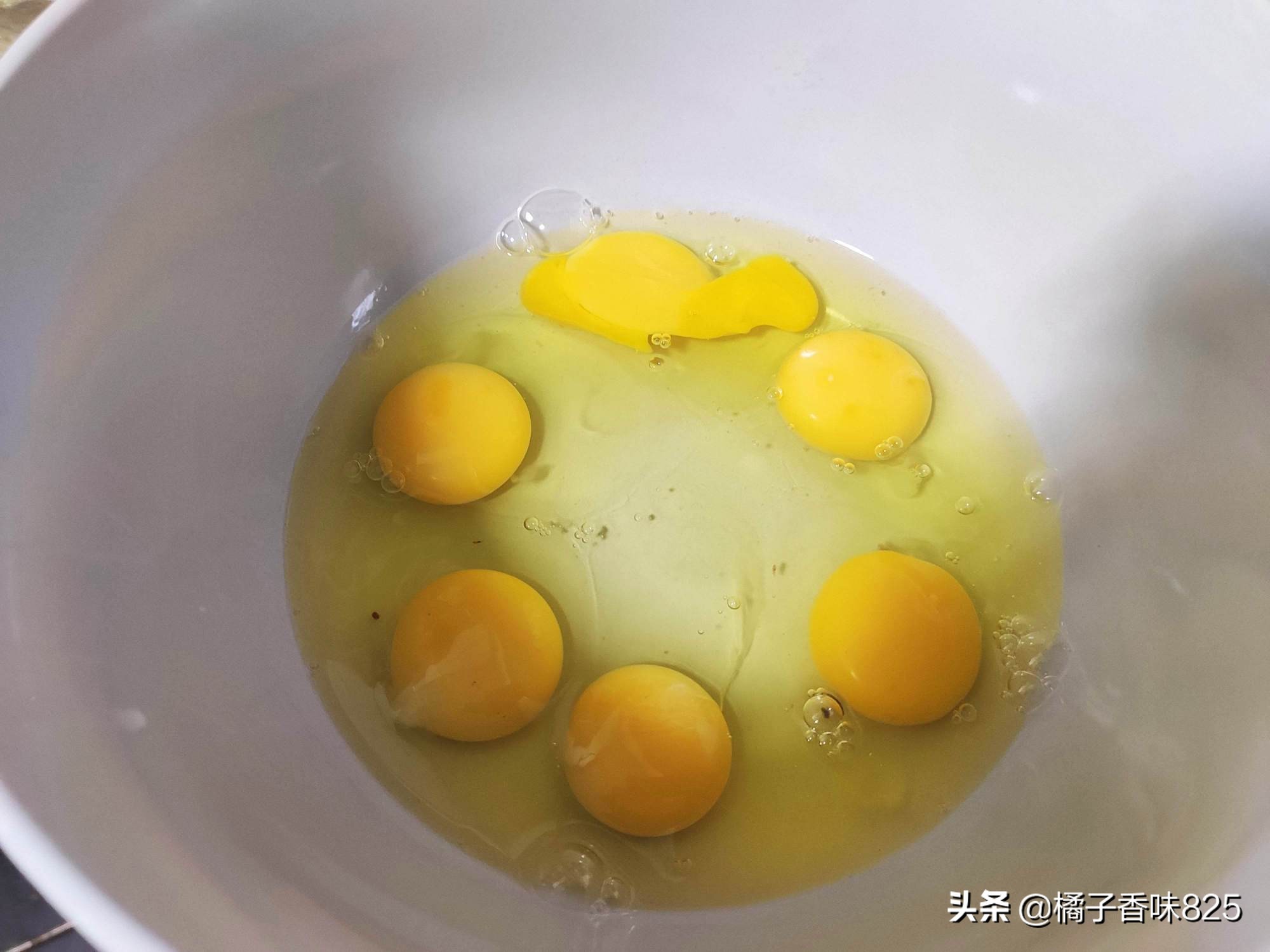 脆皮小蛋糕，不用一滴水，外酥里嫩甜而不膩，兒子每次上學必備