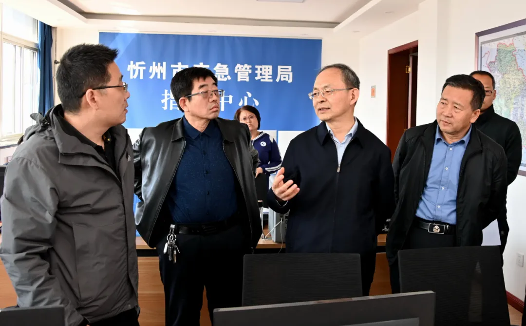鄭連生檢查清明節(jié)期間值班值守工作 鄭連生檢查清明節(jié)期間值班值守工作