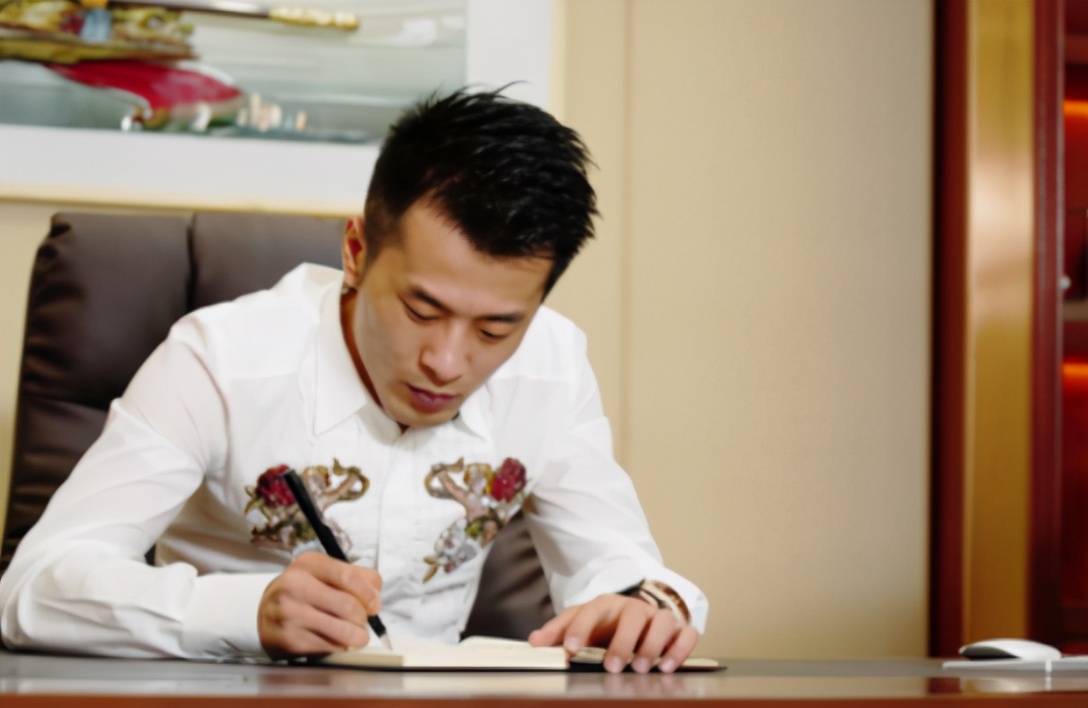 辛巴到底什么原因?病情恶化还是与李佳琪薇娅事件