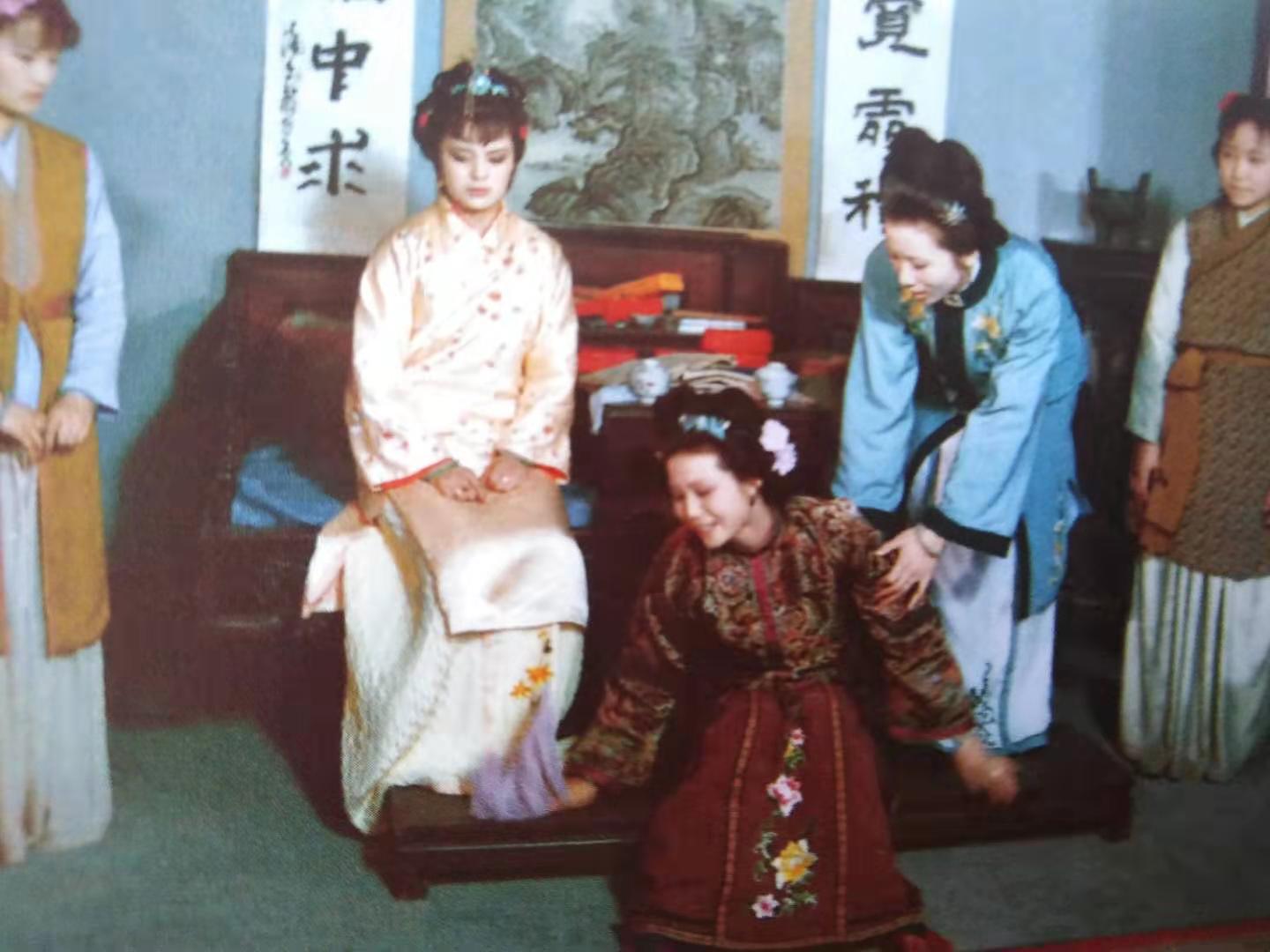 探春果真厌恶赵姨娘吗？曹雪芹：冤枉探春了