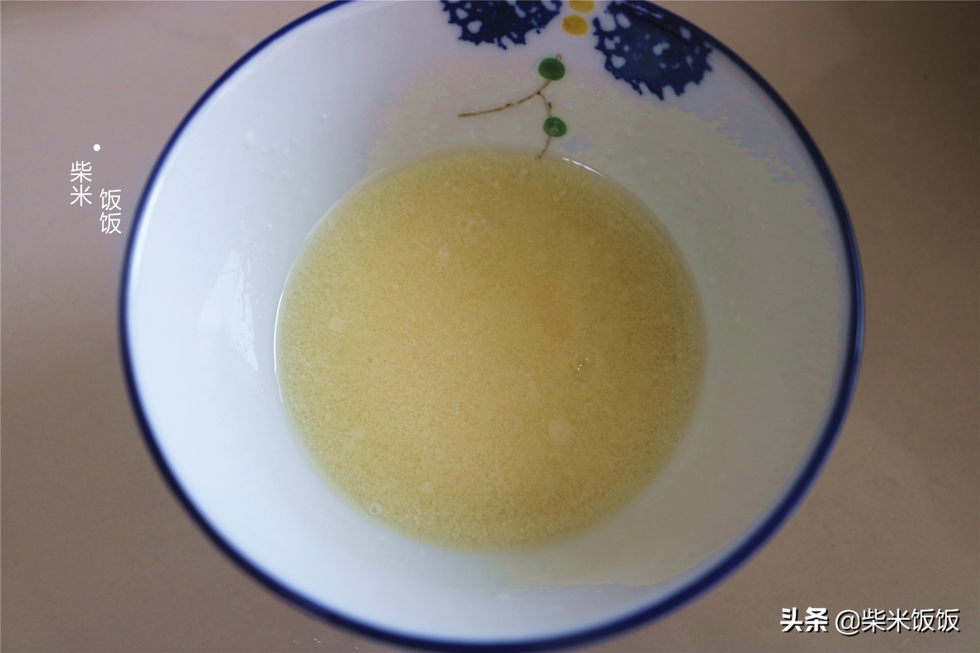 3個雞蛋，90克麵粉，攪一攪做了12個蛋糕，又香又軟太好吃