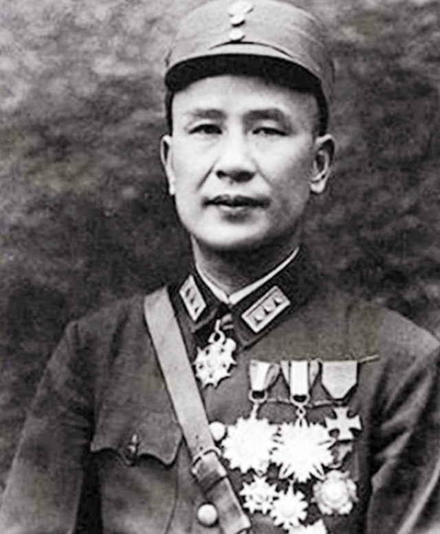 1966年白崇禧被发现死在家中，浑身发紫，照顾他的护士消失不见