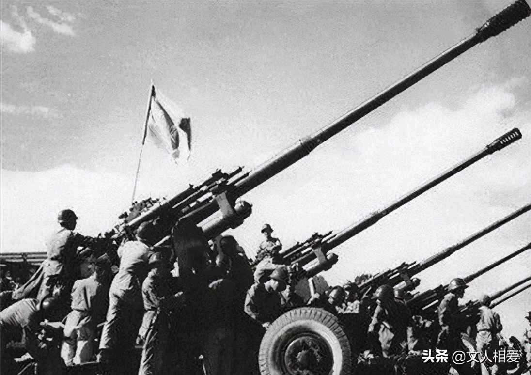 国军团长起义被下属谋害，中18刀加一枪不死，授