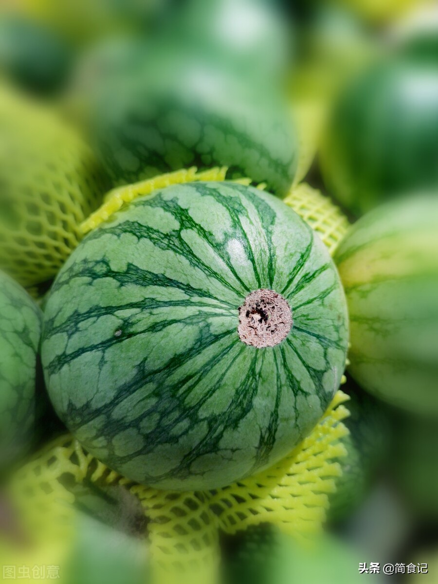 才知道，原来西瓜不能乱吃！这些禁忌大家要牢记，为了健康别犯错
