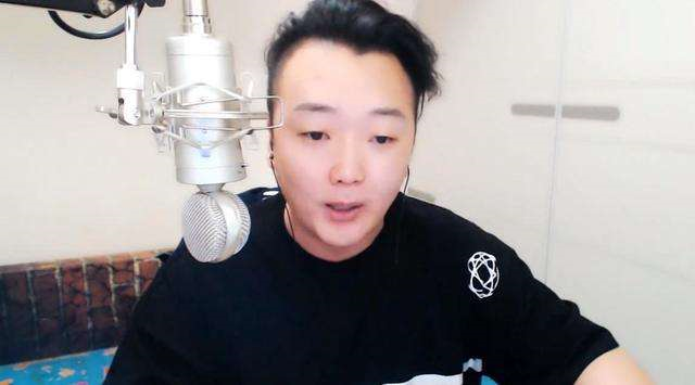 同是主播出身，周深被热捧而冯莫提被人嘲，乐