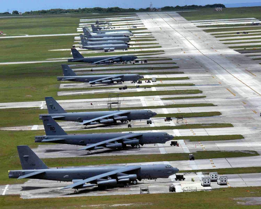 25架F-22战机逼近！美军叫嚣“踹门”，中国早就准备直捣“老巢”