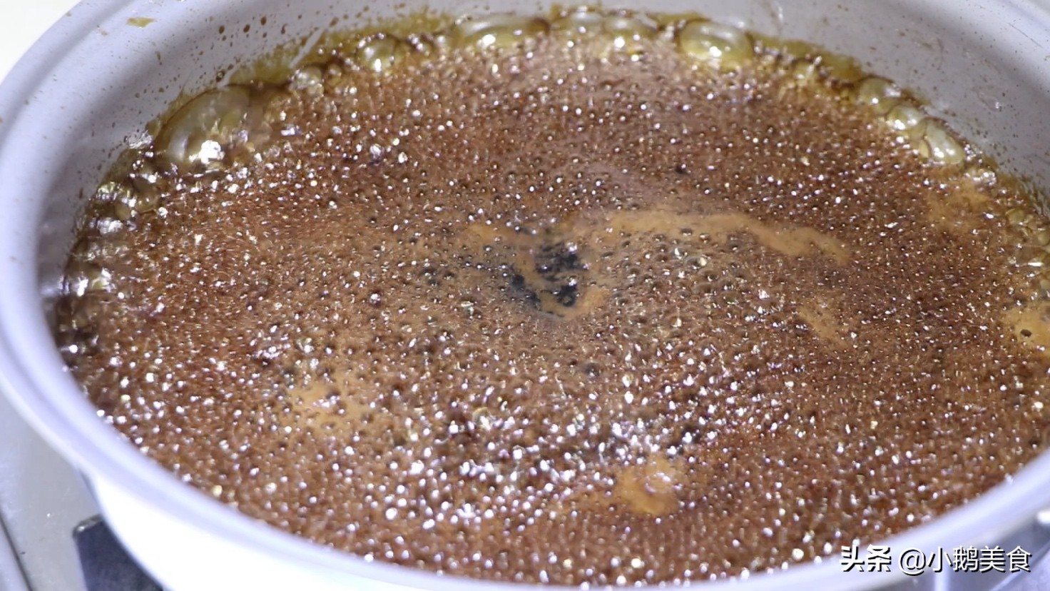 Don’t throw the grape skins, the big pot is a special snack, sweet and sour and icy, drinking 3 bowls is not enough
