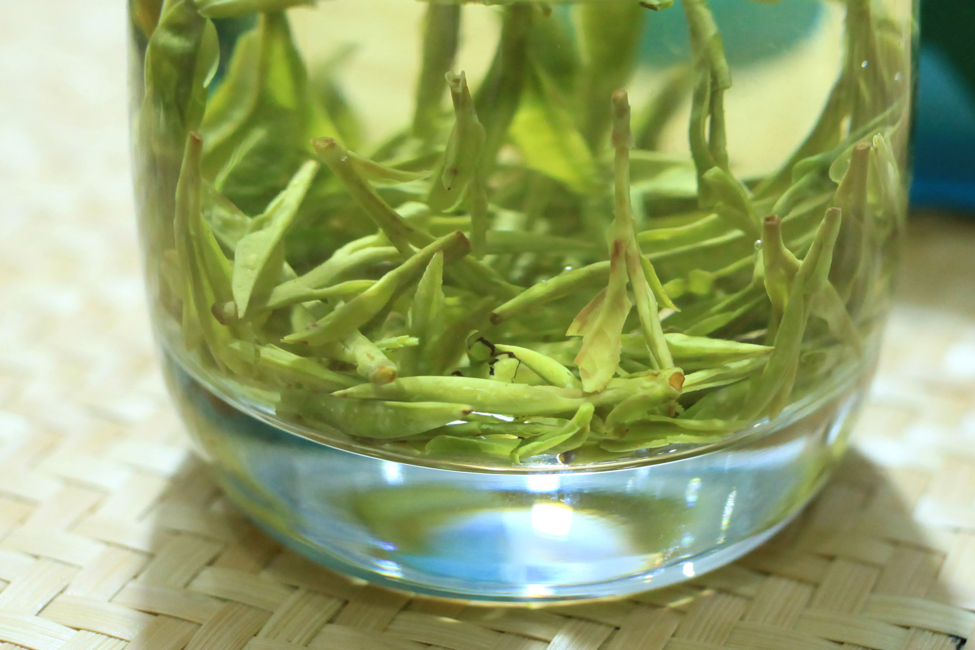 送人茶葉，如何讓別人知道茶葉很貴呢？