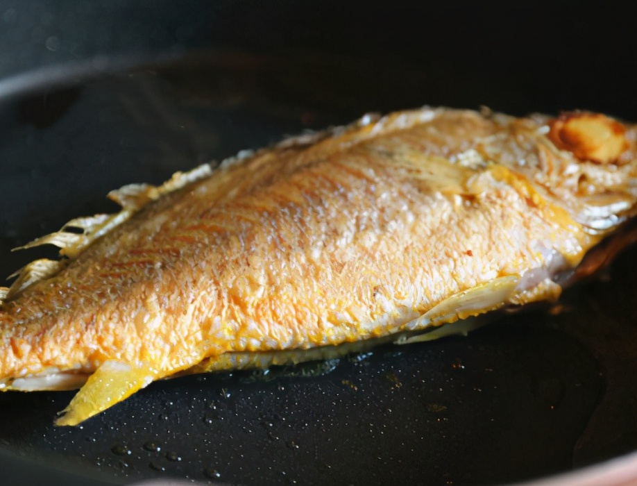 图片[4]-红烧黄花鱼的做法步骤图 鱼不破皮不粘锅更鲜嫩-起舞食谱网