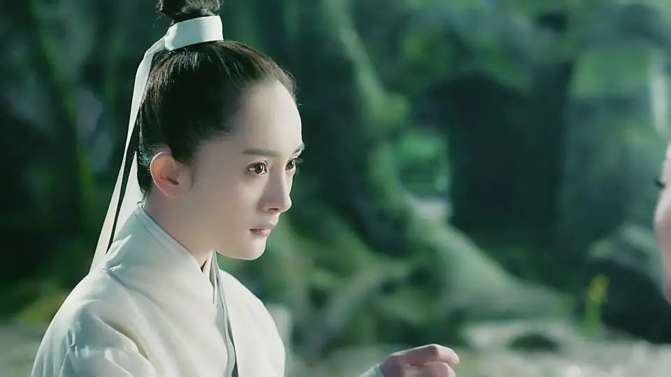 女明星为了发际线有多拼？蒋梦婕戴假发片，鞠