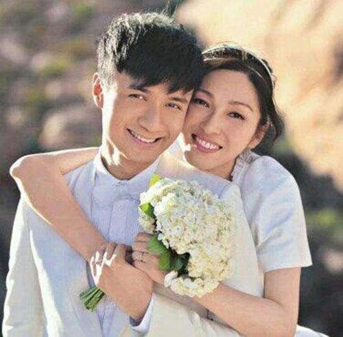 古巨基老婆高龄产子，母亲节当日罕晒全家照，