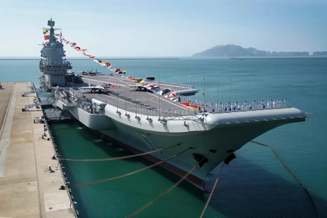 不速之客！美国间谍船现身中国南海，渔民：捞这玩意比打渔划算