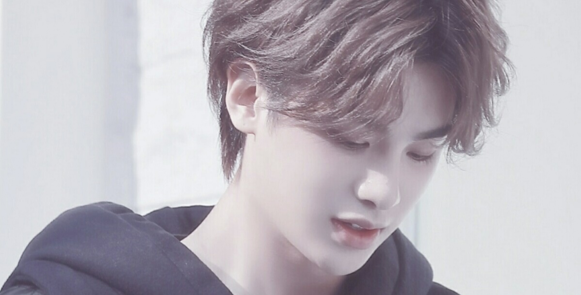 黄明昊凭什么年少成名？15岁到16岁，就经历两次