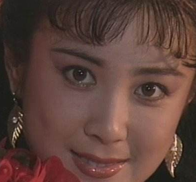 “最美妲己”傅艺伟：25岁爆红后息影经商败光家