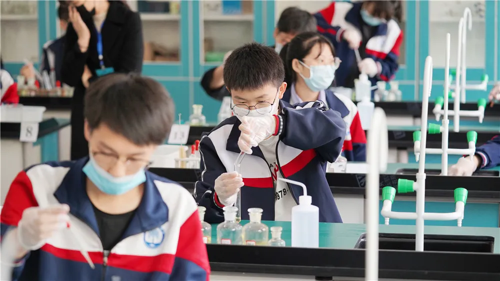 赤峰昭烏達(dá)中學(xué)怎么樣?是公立還是私立(圖7) 赤峰昭烏達(dá)中學(xué)怎么樣?是公立還是私立(圖7)