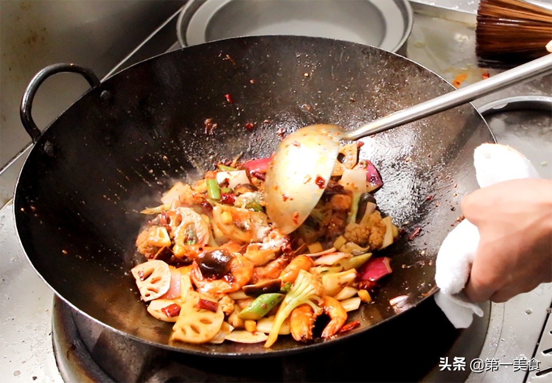 图片[10]-麻辣香锅怎么做才好吃 学会这个技巧 色泽鲜艳好吃-起舞食谱网
