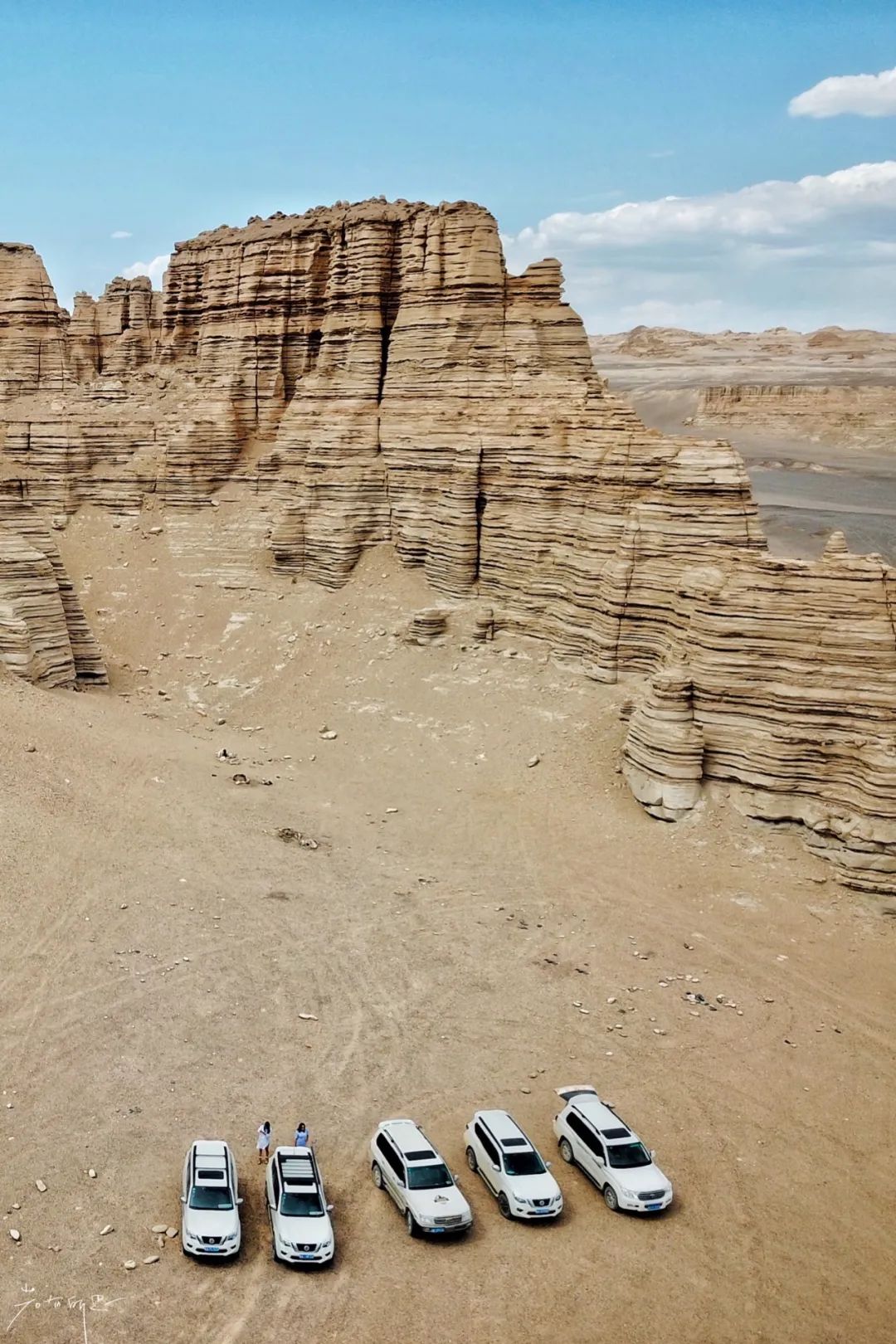 Self-driving Xinjiang Dahaidao No Man’s Land, deep into Yadan Desert, a rare wonder