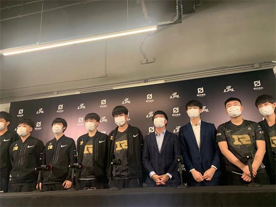 After RNG surpasses, interview - coach: The speed that this sports season team member grows, a lot of faster than anticipating