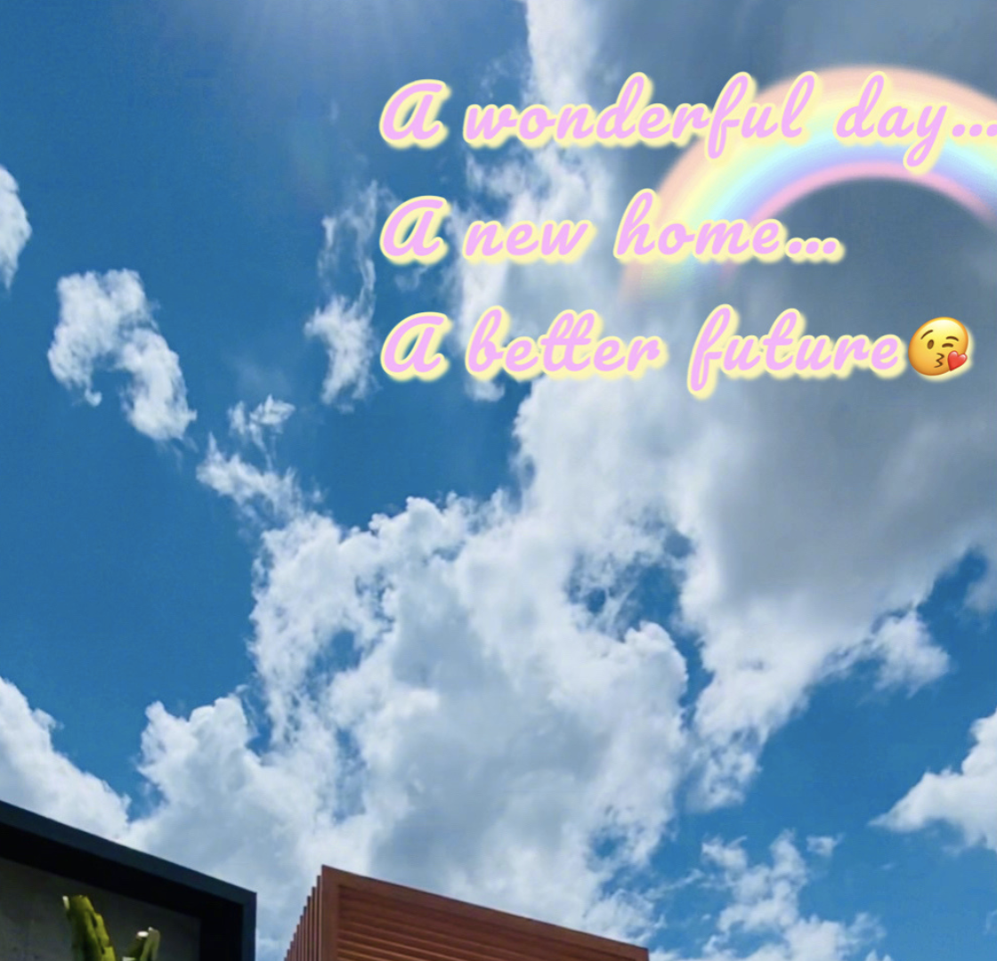 吴尊告别泳池别墅再换豪宅，放鞭炮庆祝乔迁之喜，仪式感满满