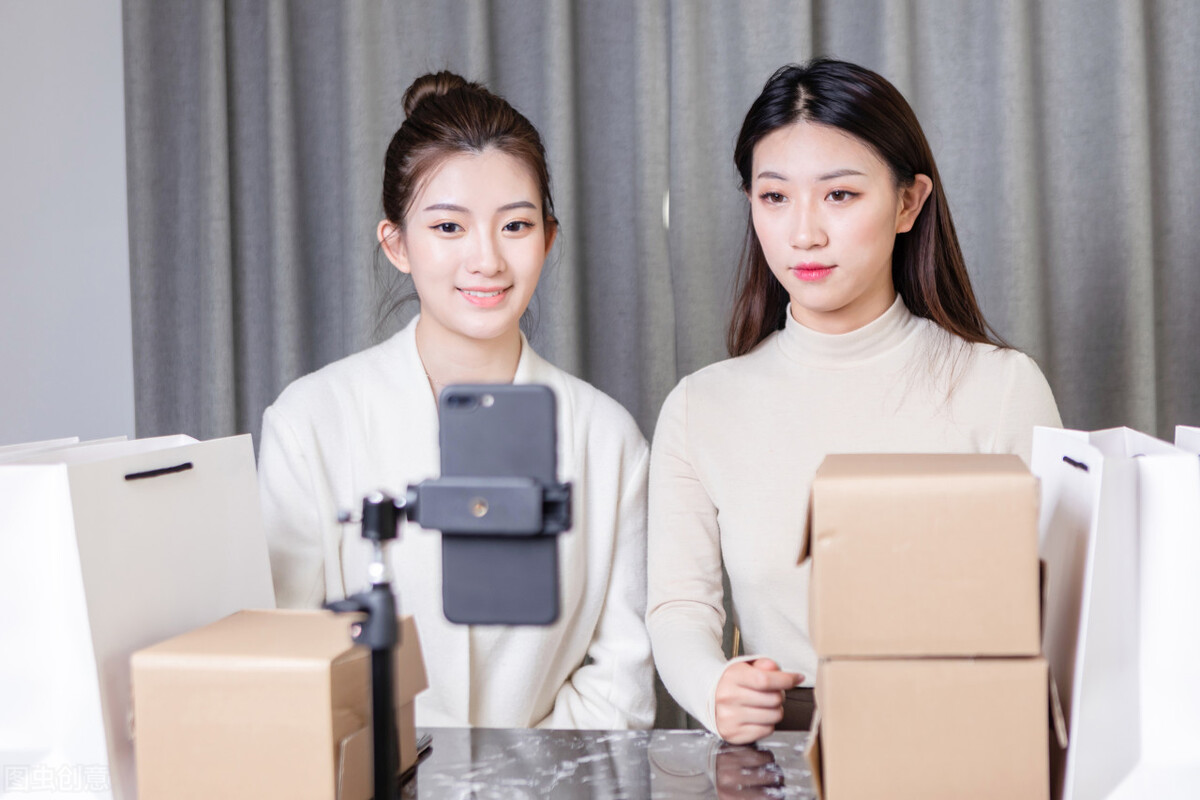 在互联网浪潮下，传统零售如何突破困局？