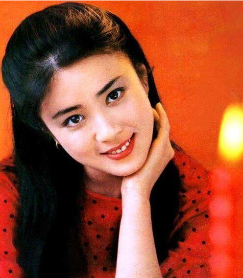 “最美妲己”傅艺伟：25岁爆红后息影经商败光家