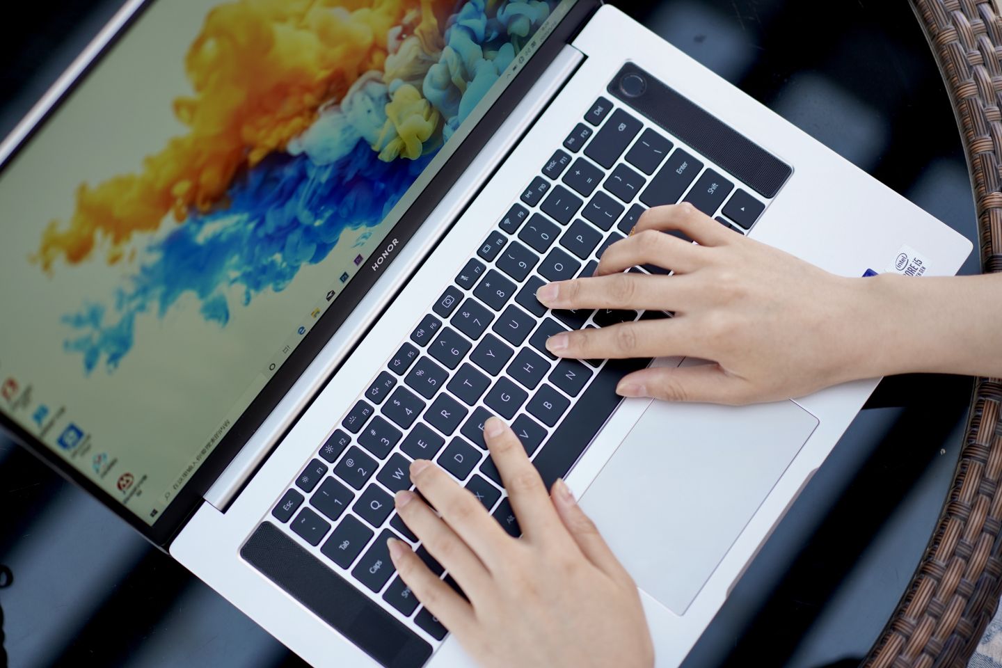 荣耀MagicBook Pro 2020评测：新一代全屏生产力笔记本