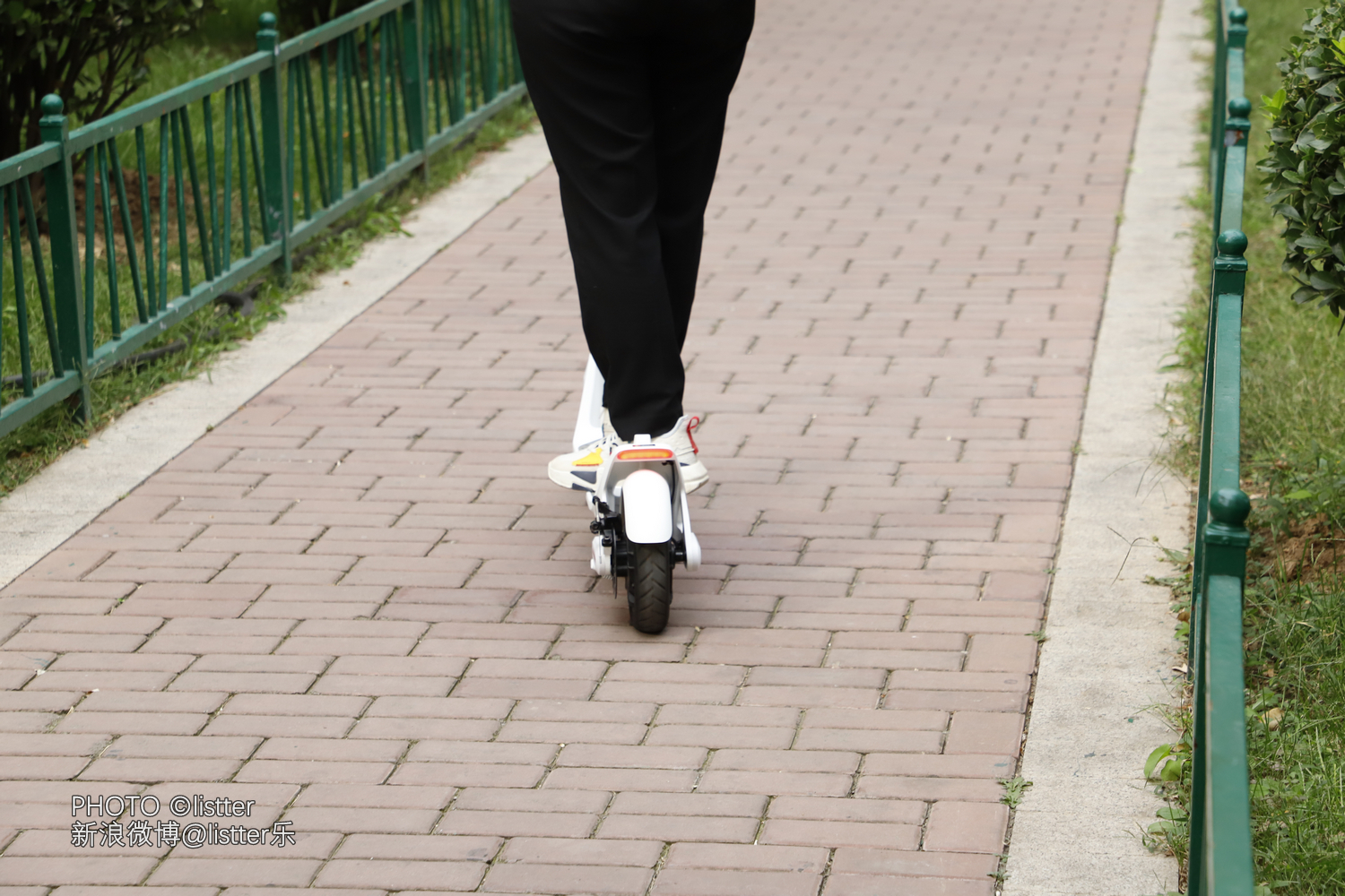 鸿蒙钥匙，40km续航！华为智选乐骑智能电动滑板车测评