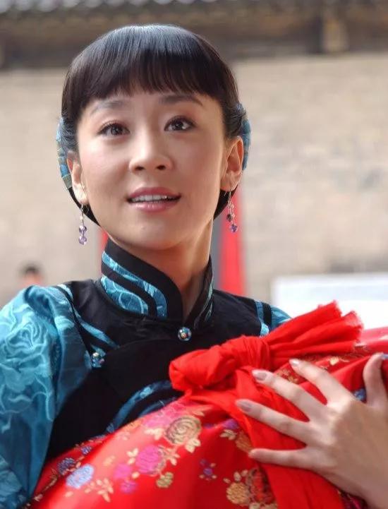 苗圃，曾与罗晋相爱，嫁入豪门后却被称“大妈”，梦醒时可后悔？